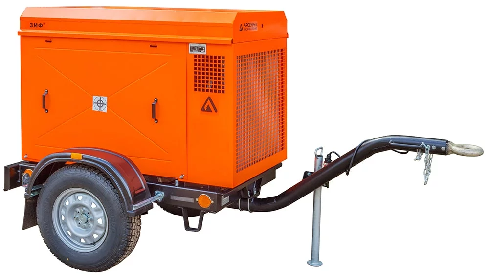 Винтовой компрессор ЗИФ СВЭ-3,5/1,0 в кожухе на шасси