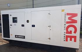 Дизельный генератор Doosan MGE 100-Т400 в кожухе — фото 1